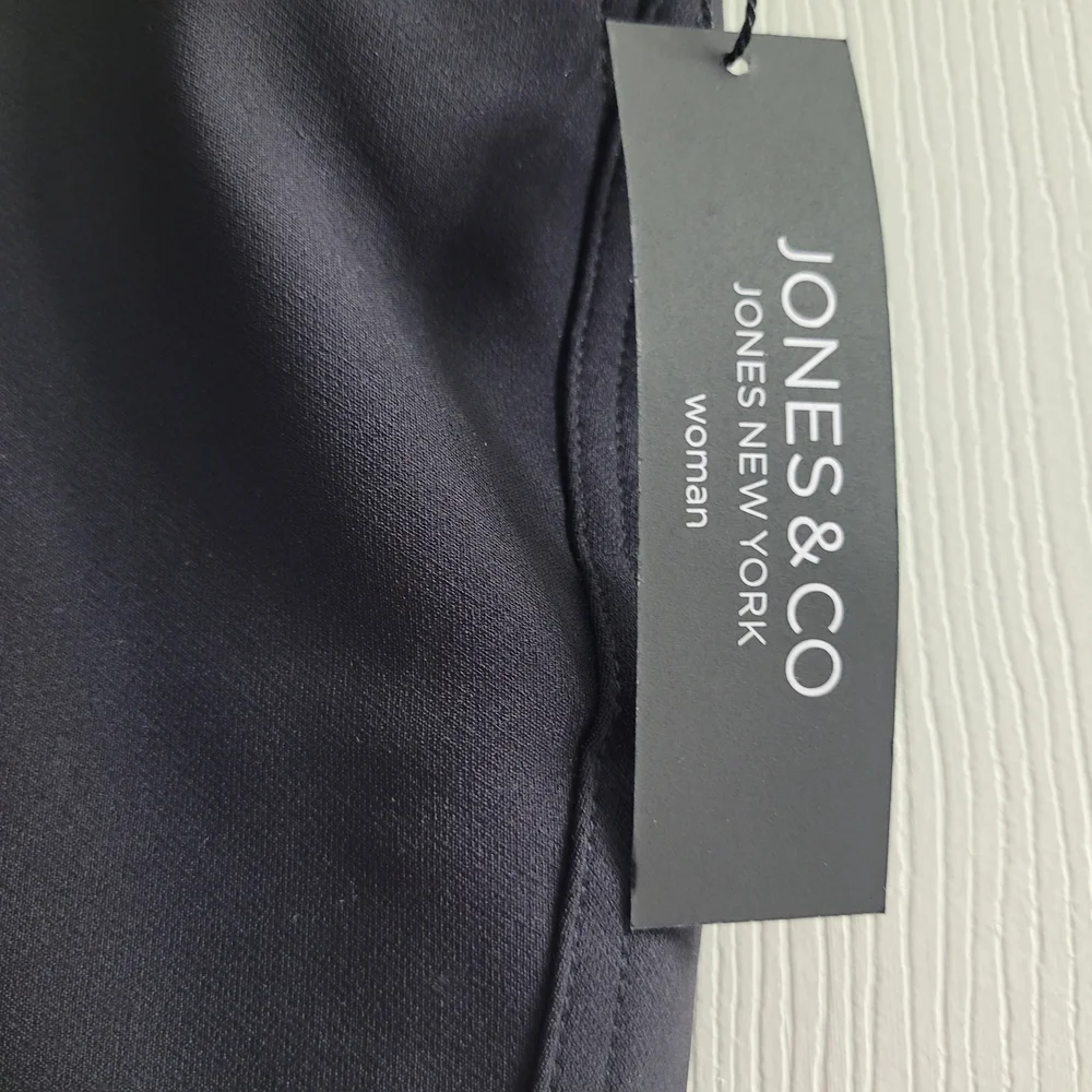 Jones New York Classic Black Straight Leg Pants - Picture 3 of 3